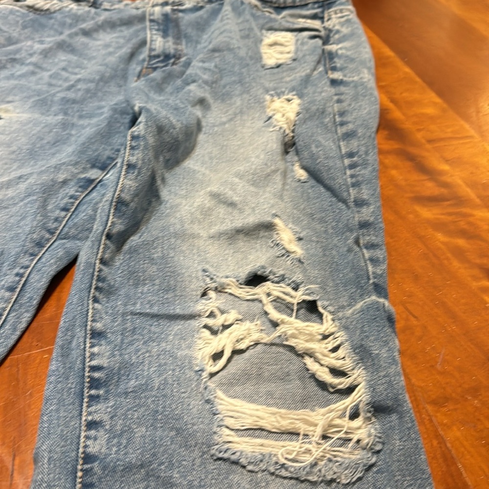 Jeans - Picture 2 of 4